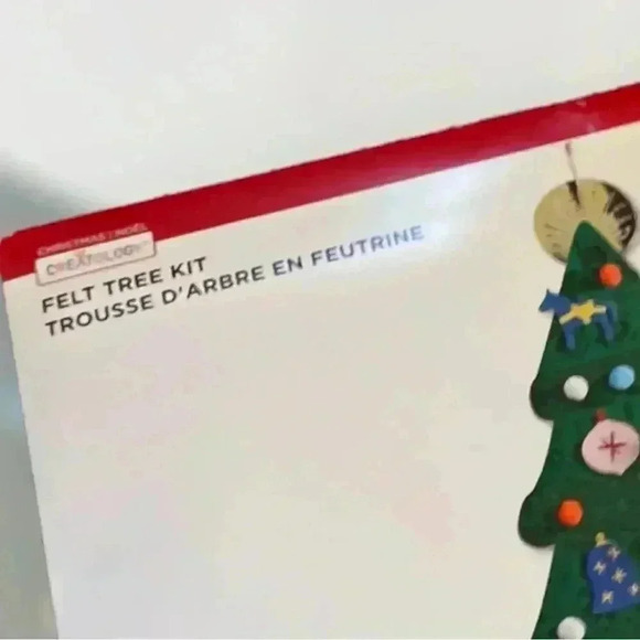 Creatology Christmas crafts felt tree, peace banner, and paper chains #Crafts - Picture 5 of 5